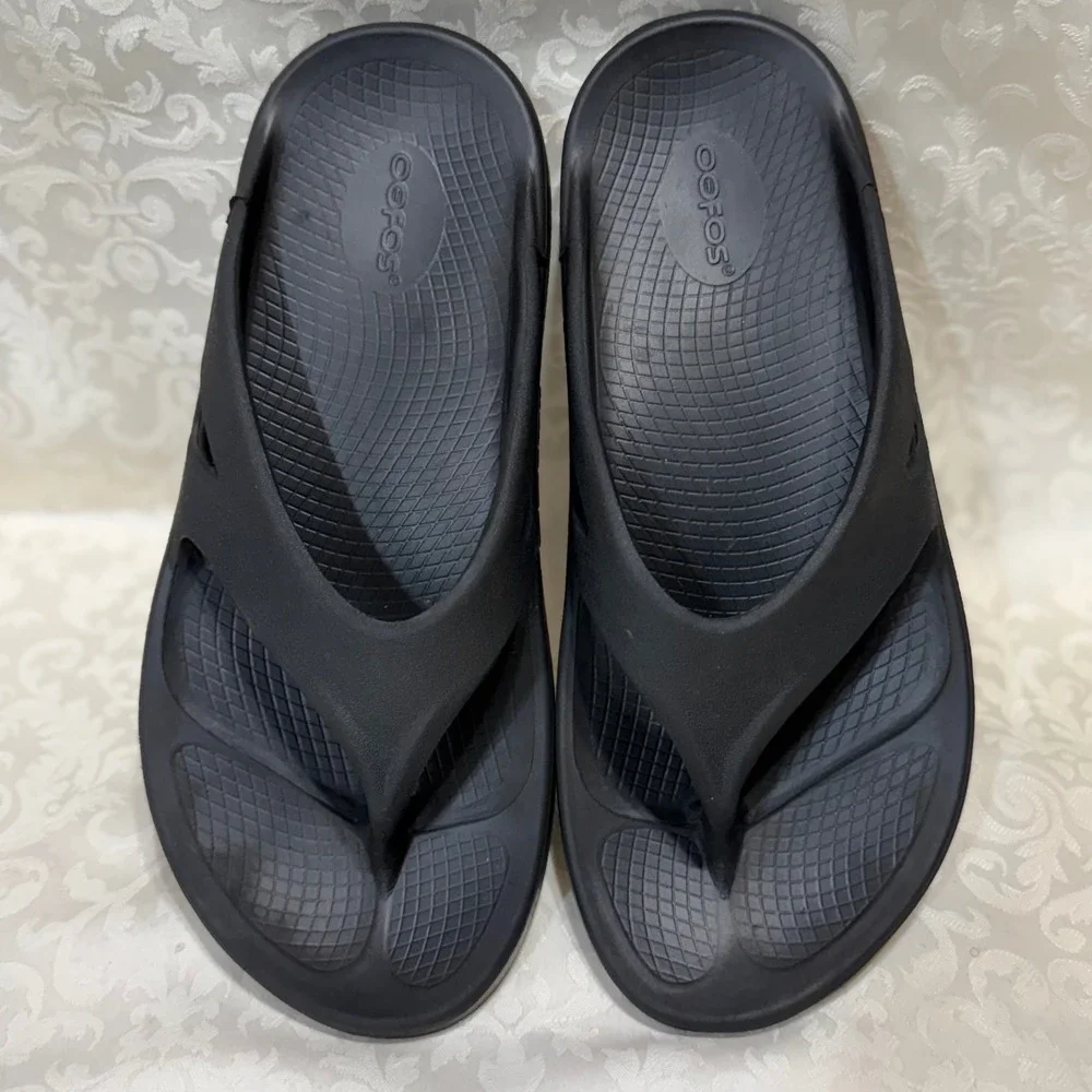 OOFOS OOriginal Recovery Sandal Unisex M10 W12 Black Post Workout Flip Flop